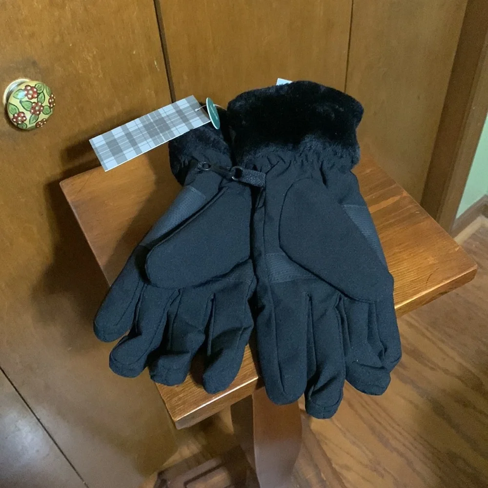 GH FASHION ACCESSORIES- Medium sized with faux fur black winter gloves🆕